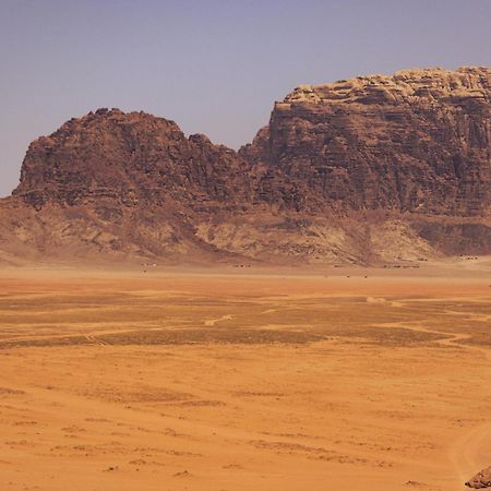 Golden Day Hotel Wadi Rum Buitenkant foto