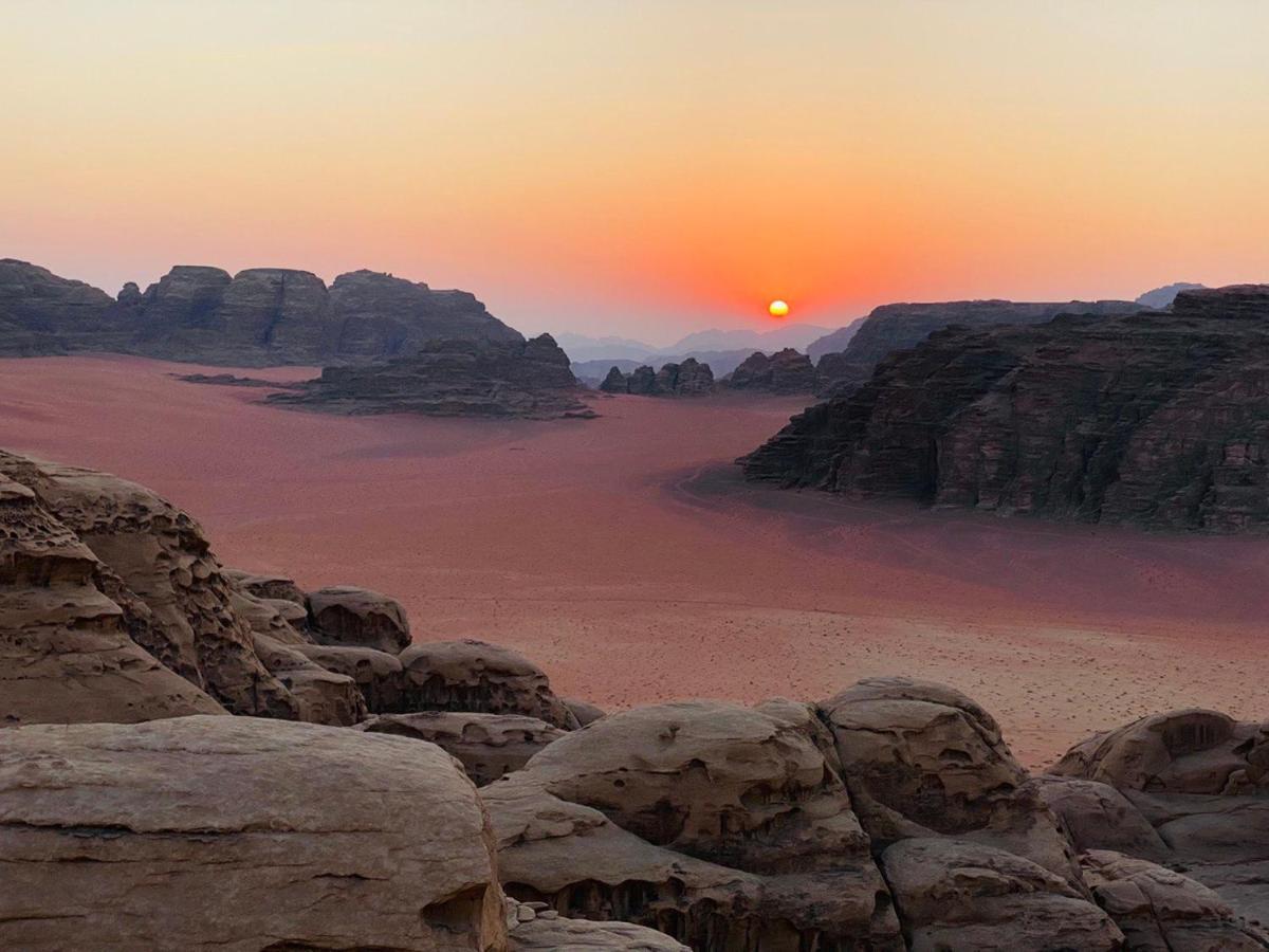 Golden Day Hotel Wadi Rum Buitenkant foto