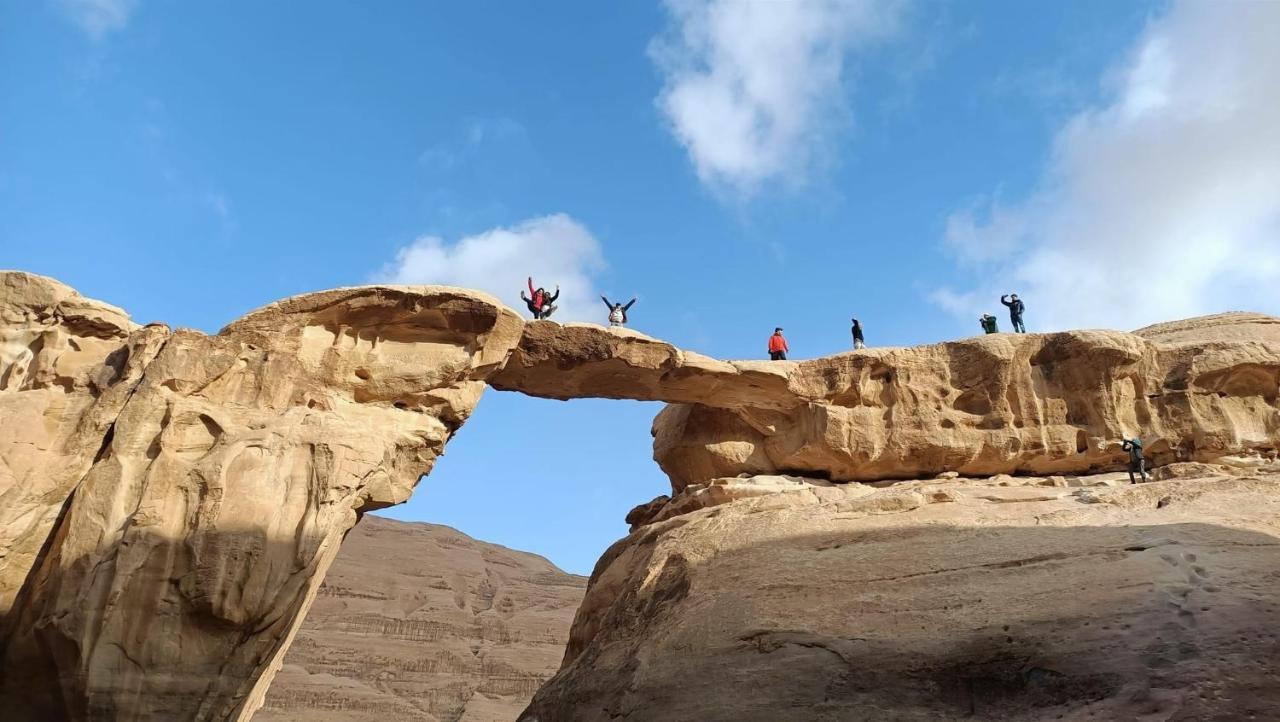 Golden Day Hotel Wadi Rum Buitenkant foto