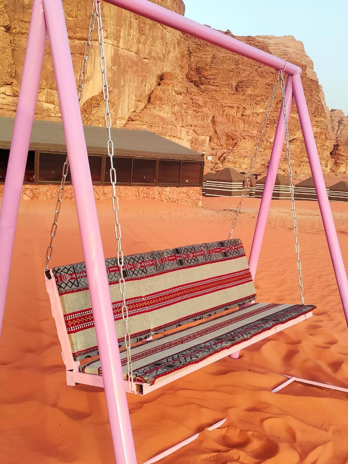 Golden Day Hotel Wadi Rum Buitenkant foto