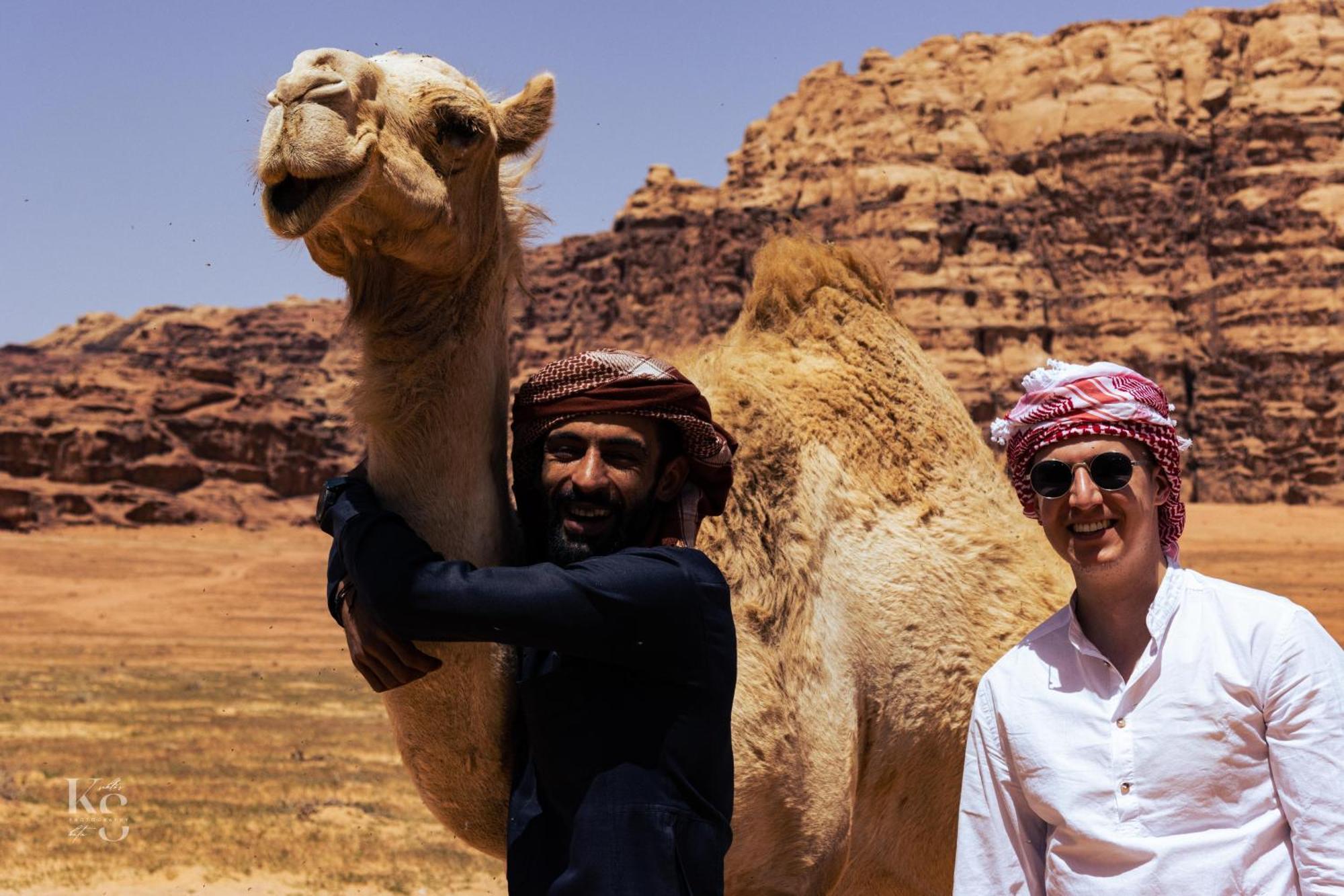 Golden Day Hotel Wadi Rum Buitenkant foto