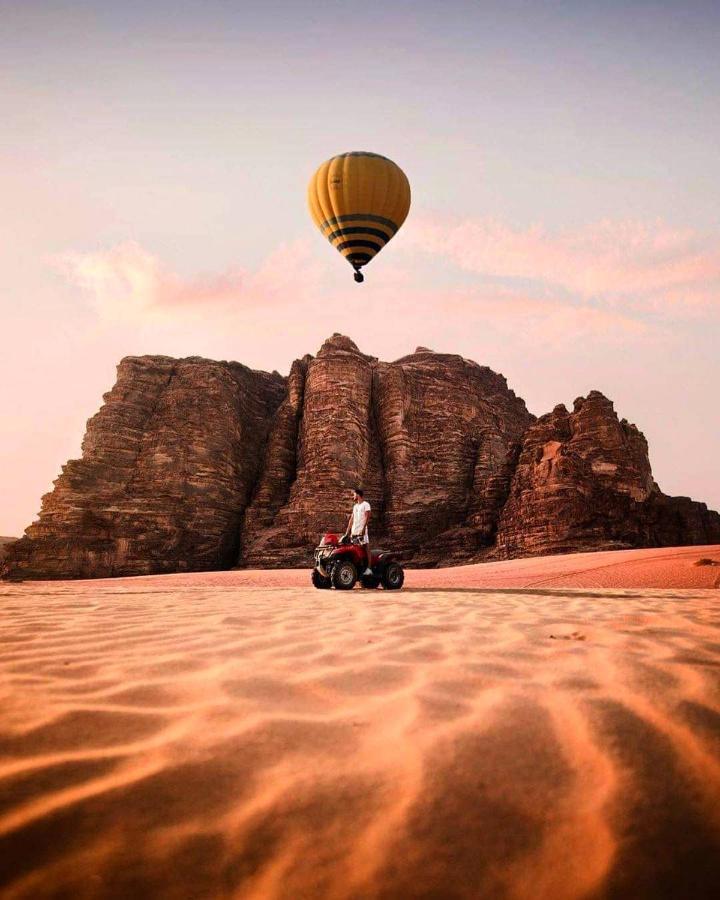 Golden Day Hotel Wadi Rum Buitenkant foto